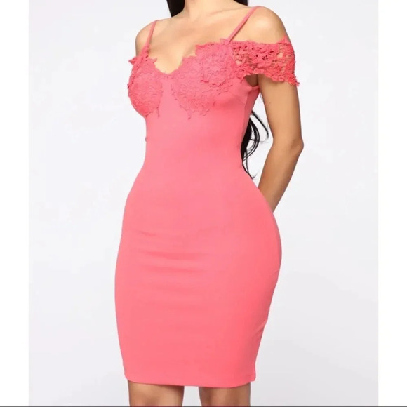 ❣️Fashion Nova Off shoulder coral dress ❣️ - Picture 3 of 4